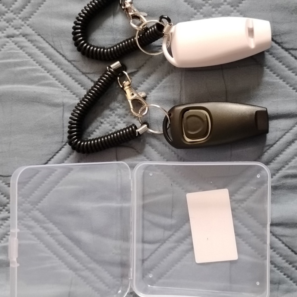 Pet Training Clickers - Picture 5 of 7
